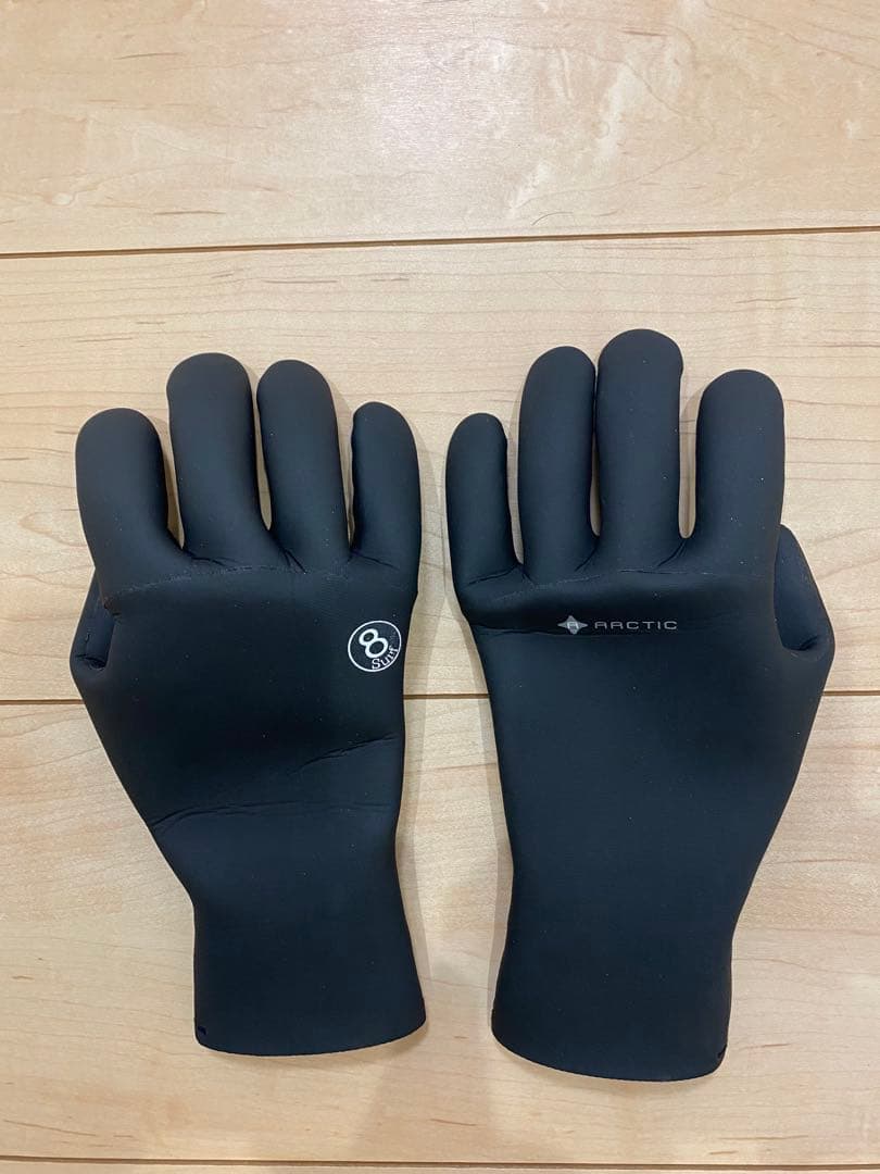サーフエイト　マグマコア　グローブ極暖　S 2024 1回使用のみ‼️