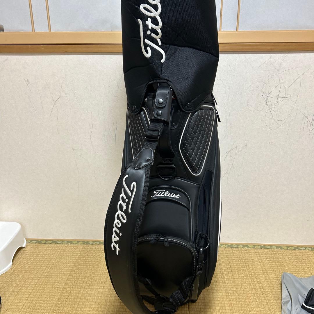 つ　Titleist ツアーキャディバッグ ヘッドカバー、おまけ付き