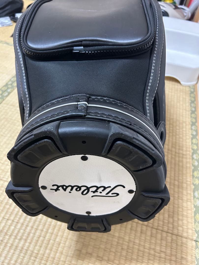 つ　Titleist ツアーキャディバッグ ヘッドカバー、おまけ付き