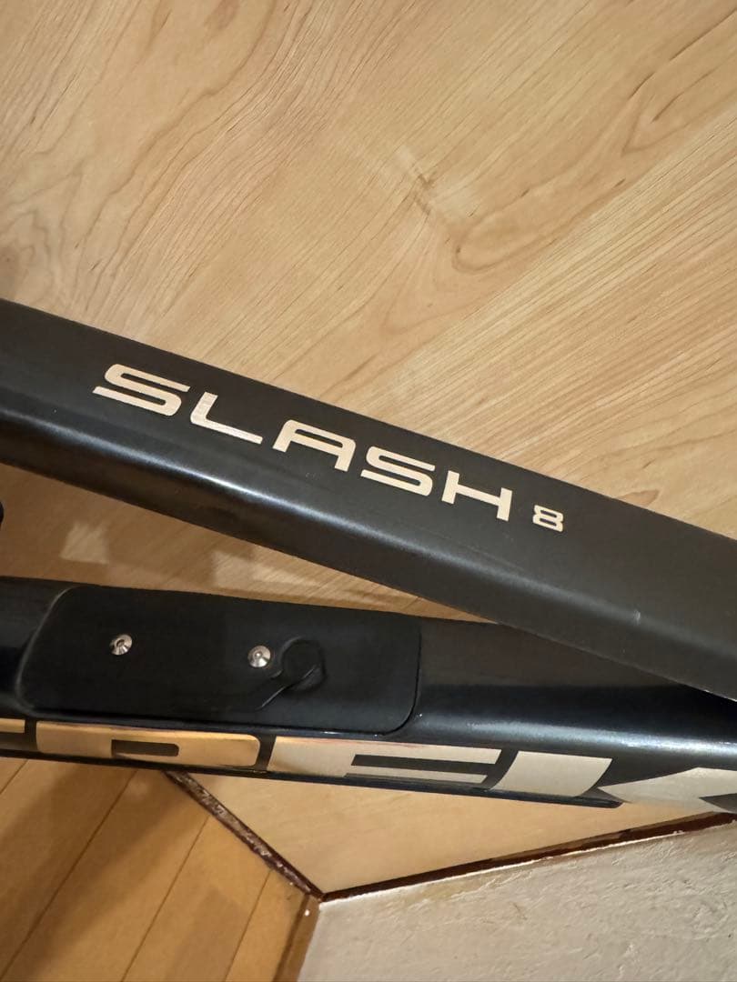 ☆ trek slash8 2022 Mサイズ megmeg +クランク付き ☆