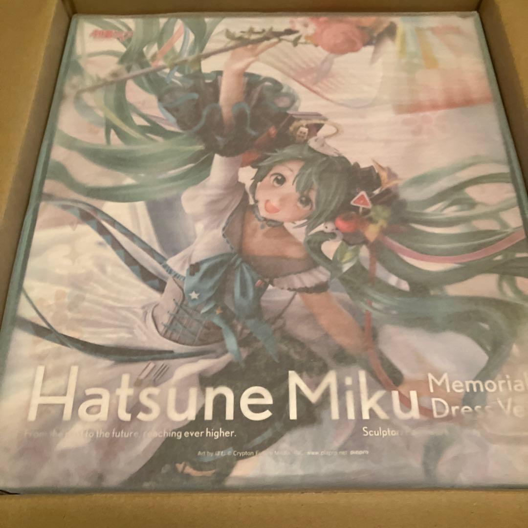 初音ミク　メモリアルドレス　フィギュア　新品未開封