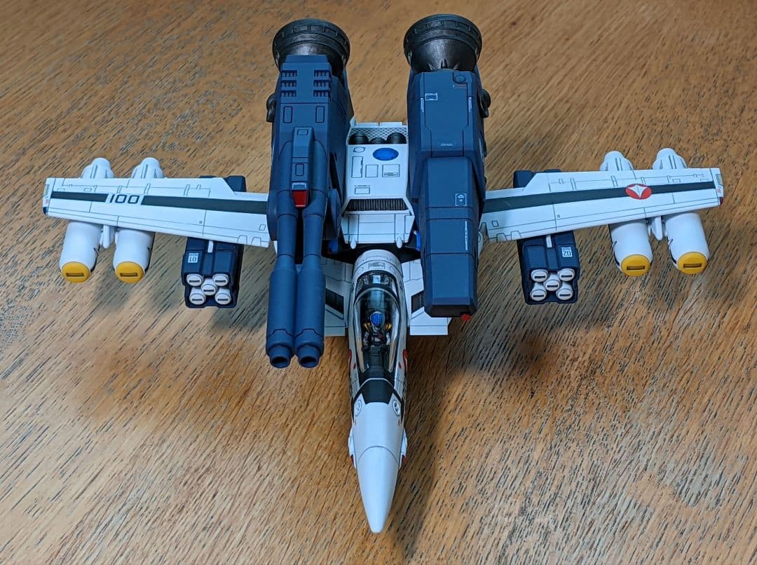 「僕って天才だったのか。」プラモデル完成品1/72VF-1Sストライクバルキリー