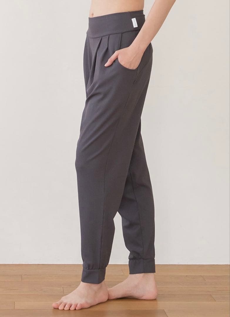 SUKALA リブヨギーニパンツ　チャコールグレー　M 新品