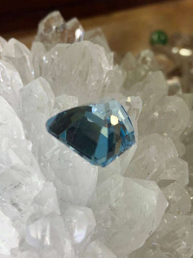 高品質　ブルートパーズ　裸石　ルース　ブラジル産　15ct