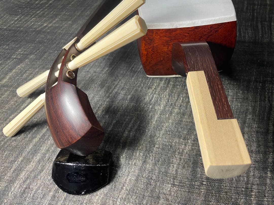 四弦和胡弓　　　（限定品）棹紅木　紫檀　　　胴花梨材　付属品