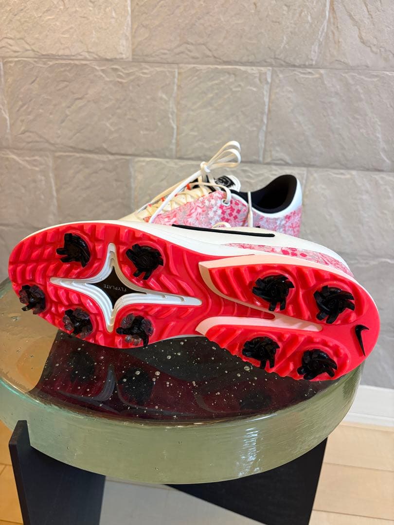 Nike ゴルフシューズ マキロイモデル　ホワイト/ピンク