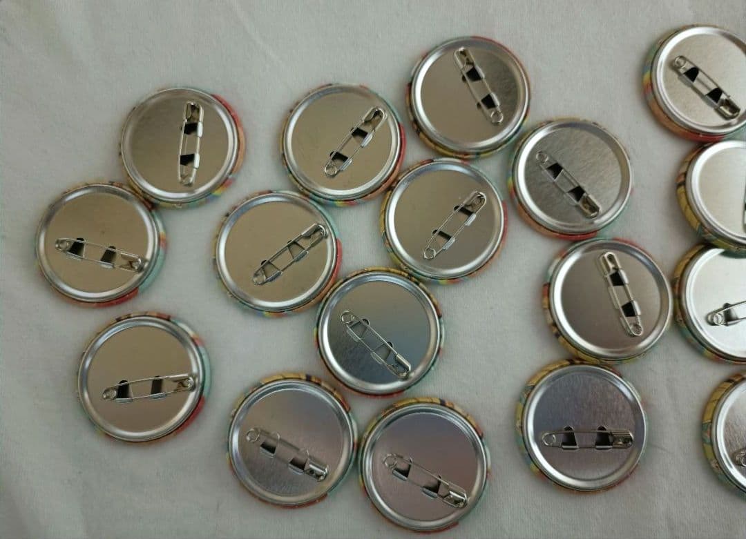 すとぷり　るぅと　ミニ缶バッチ　るとわん　僕と君の秘密基地