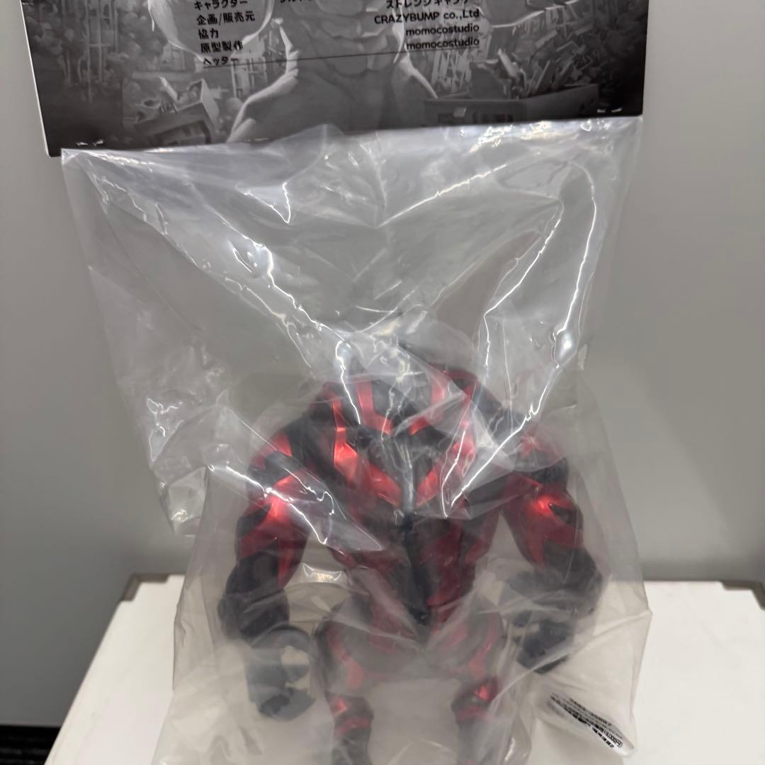 ソフビ　Momoco Studio ウルトラマンベリアル　墓場の画廊