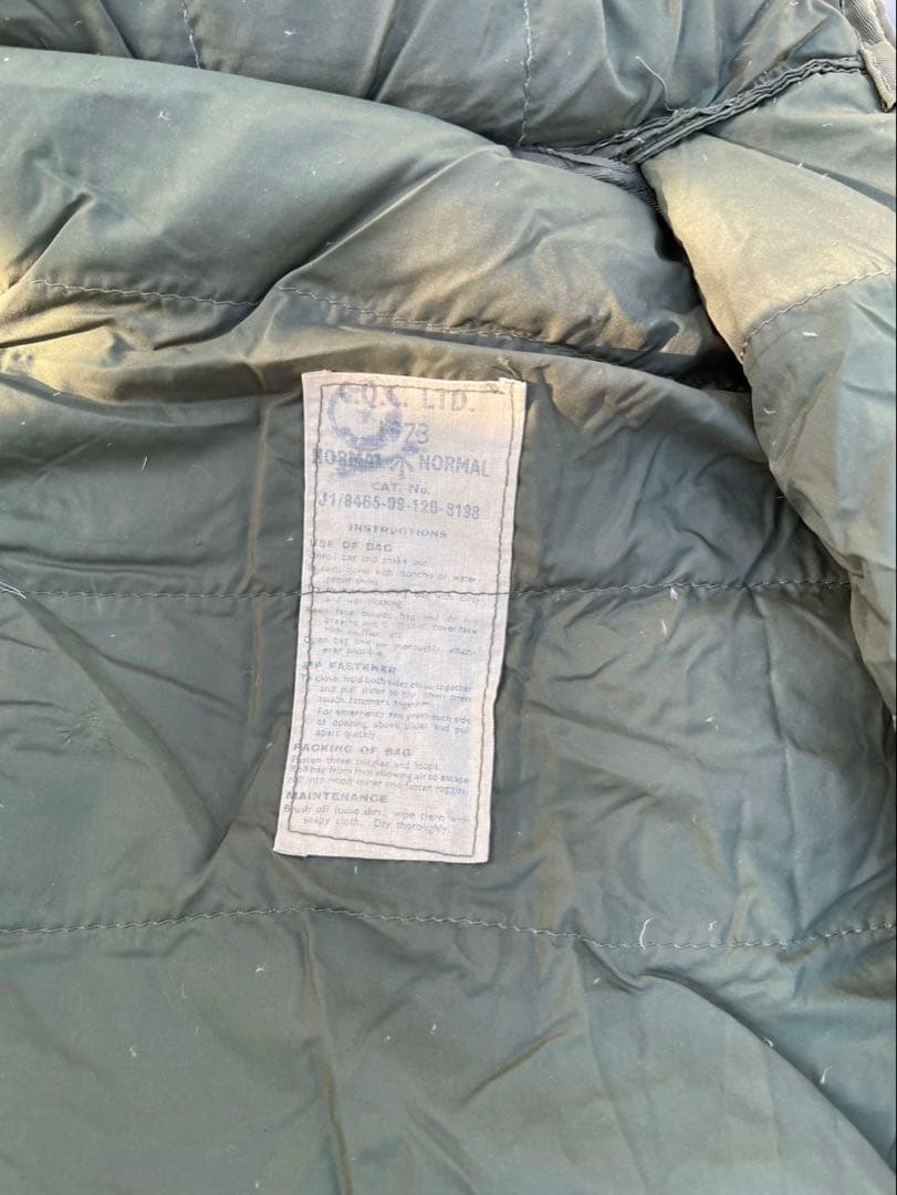 イギリス軍　羽毛スリーピングバッグ