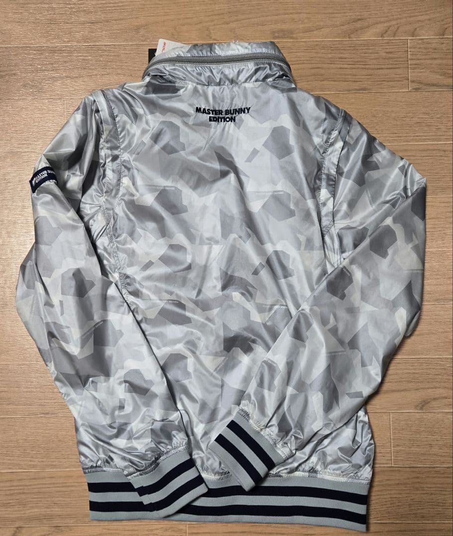 パ*ダ様 ❣️新品❣️マスターバニーフード付き2WAYコンバーチブル ブルゾン❣