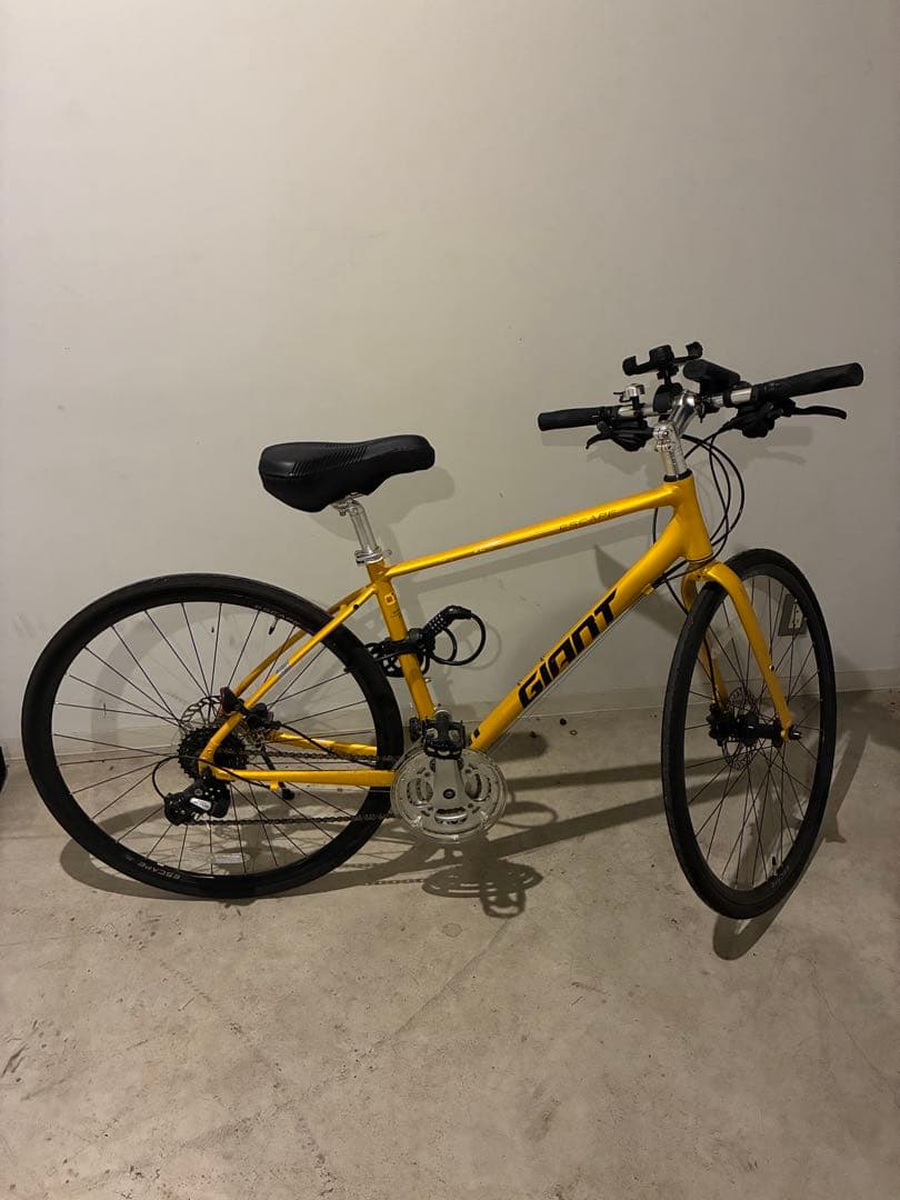 GIANT ESCAPE R3 2023年モデル　ディスクブレーキ