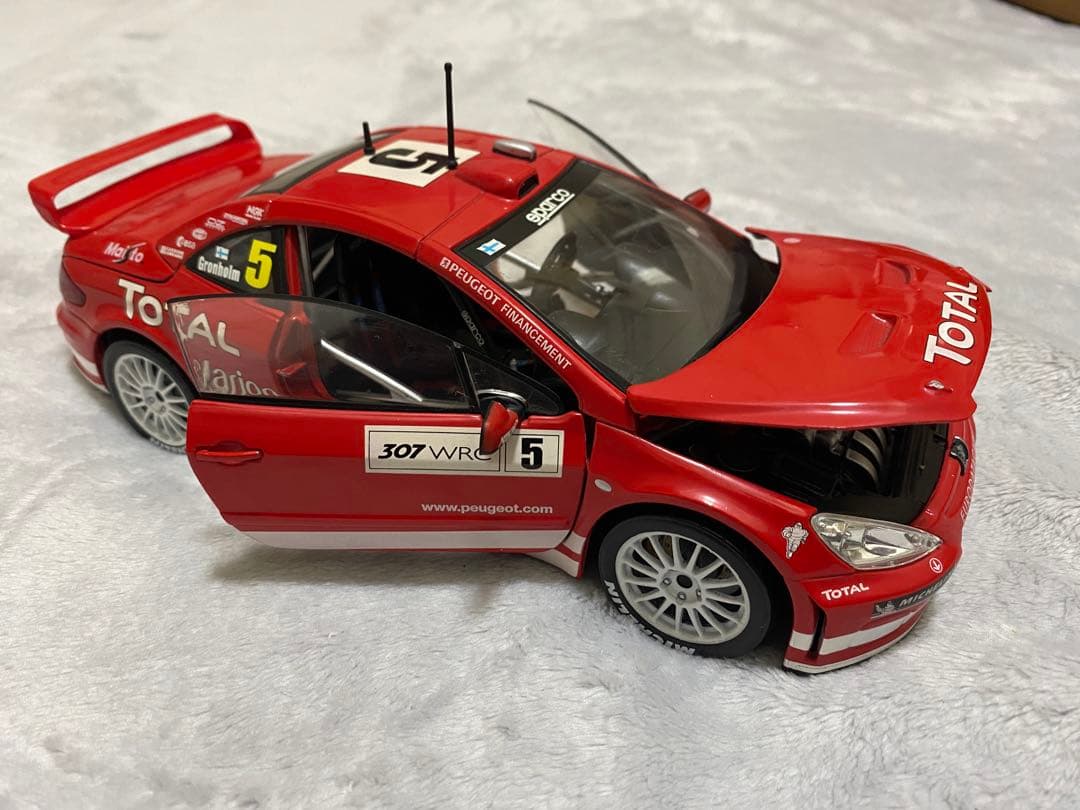 ミニカー Maisto PEUGEOT 307 WRC 1/18
