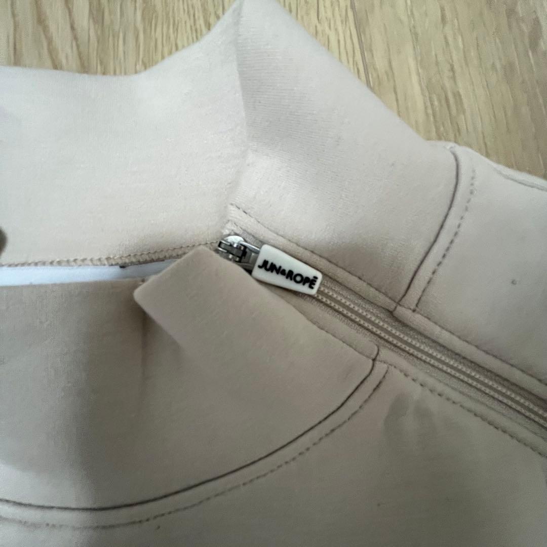 JUN＆ROPE エンボスロゴモックネック長袖プルオーバー