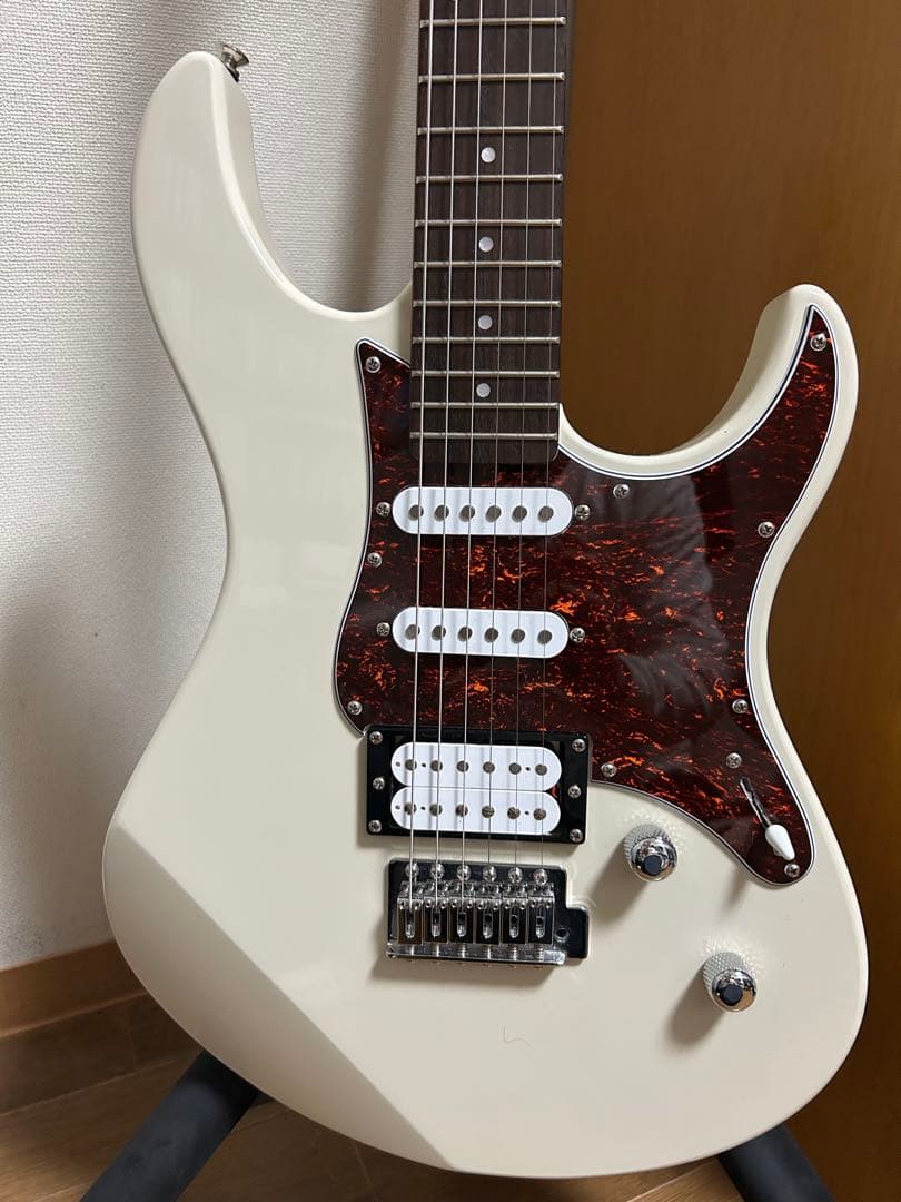 みぞれ　YAMAHA PACIFICA 112V ヴィンテージホワイト