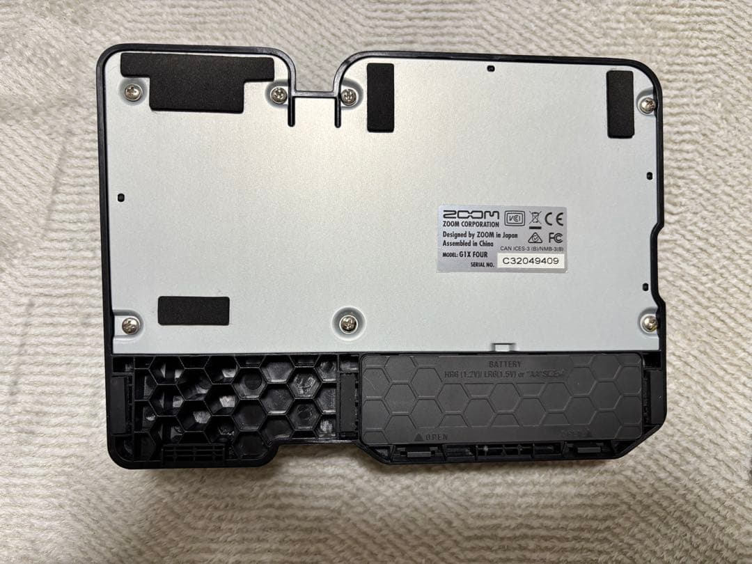 ZOOM G1X FOUR ギターエフェクター（ACアダプターなし）