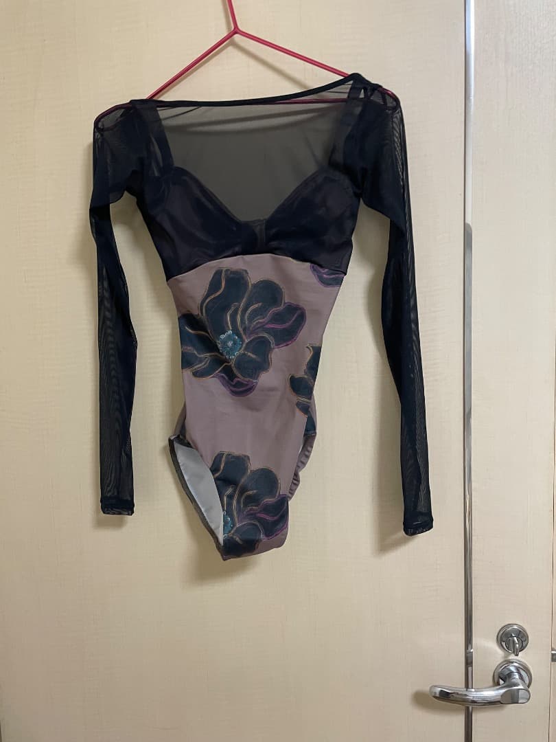 【新品・未使用】スティナ　stina レオタード　Sサイズ