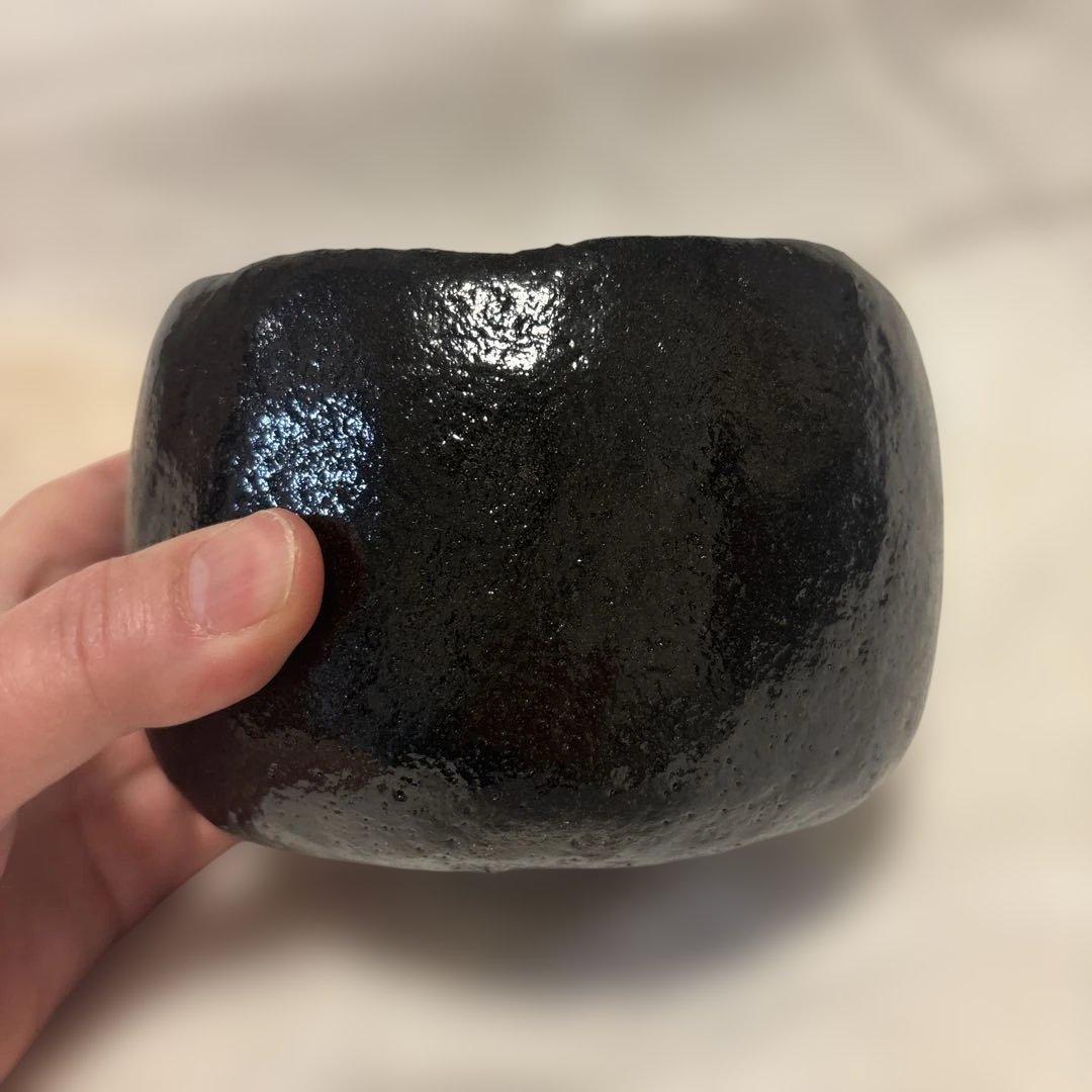 【良品】黒楽茶碗 共箱付 手捏ね 低めの腰 茶道具（詳細不明）宗達　㐂寿　茶器