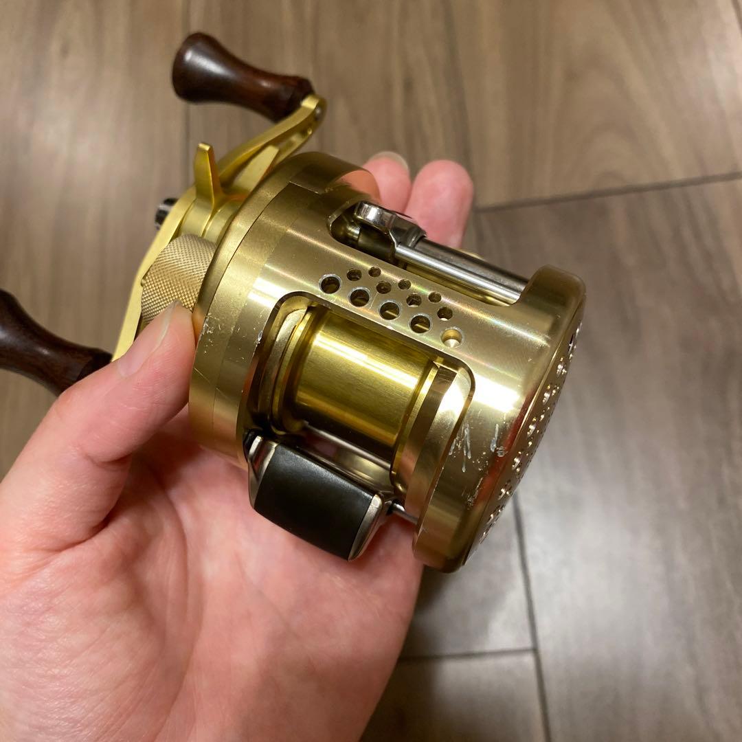SHIMANO Calcutta Conquest 101 リール