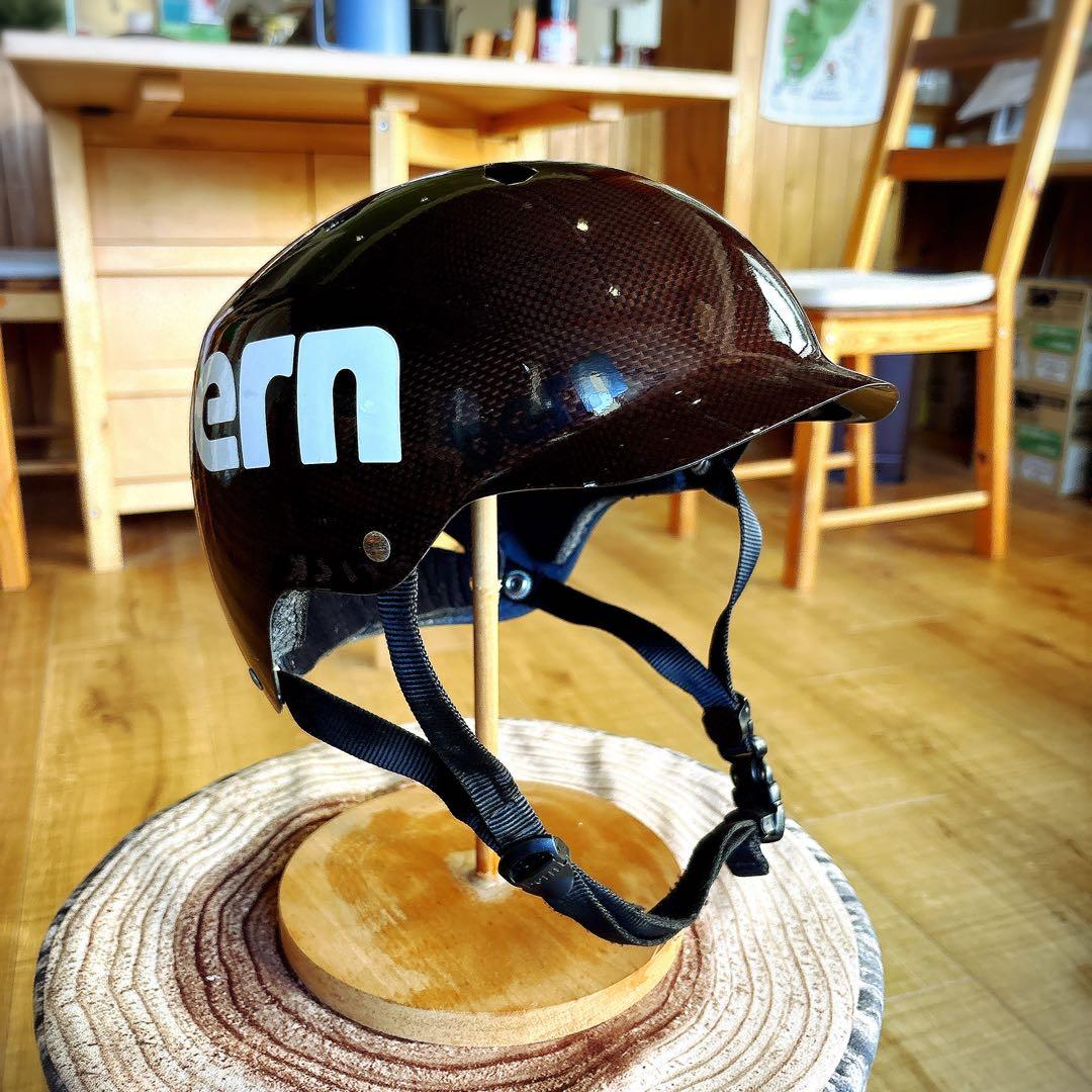 bern watts カーボンファイバー　ヘルメット