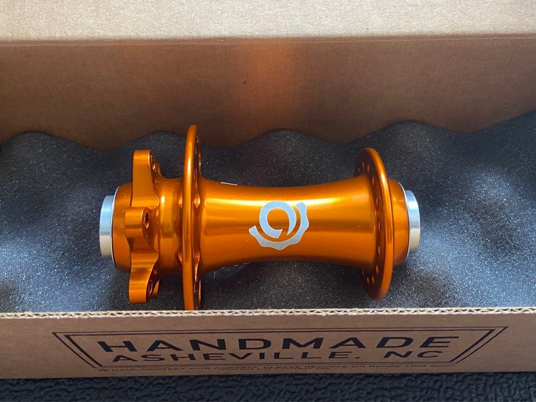 industry nine フロントハブ 32H