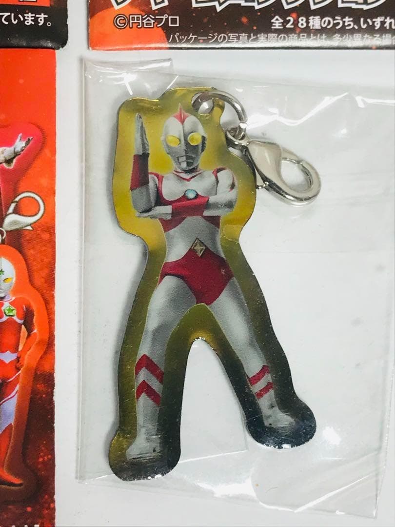 【28個セット】ウルトラマン　オールヒーローズ　チャームコレクション