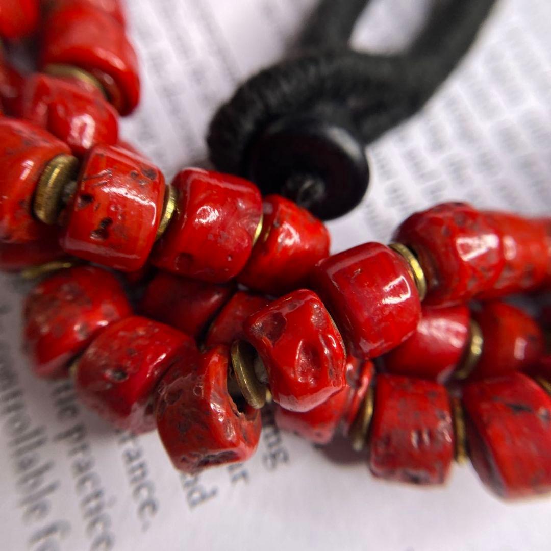 逸品 ネパール 老料ヒマラヤンコーラル ビーズ 赤サンゴ調三連 遵型 ネックレス