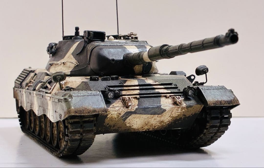 レベル　1/35 レオパルド1A5 完成品　戦車　プラモデル　ノルウェー