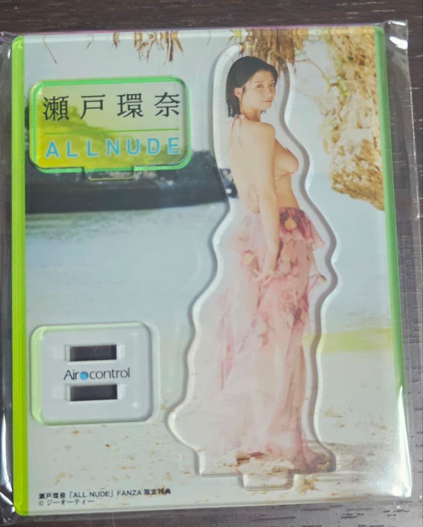 瀬戸環奈さん 生写真、サイン入りチェキ、アクリルスタンド3点セット