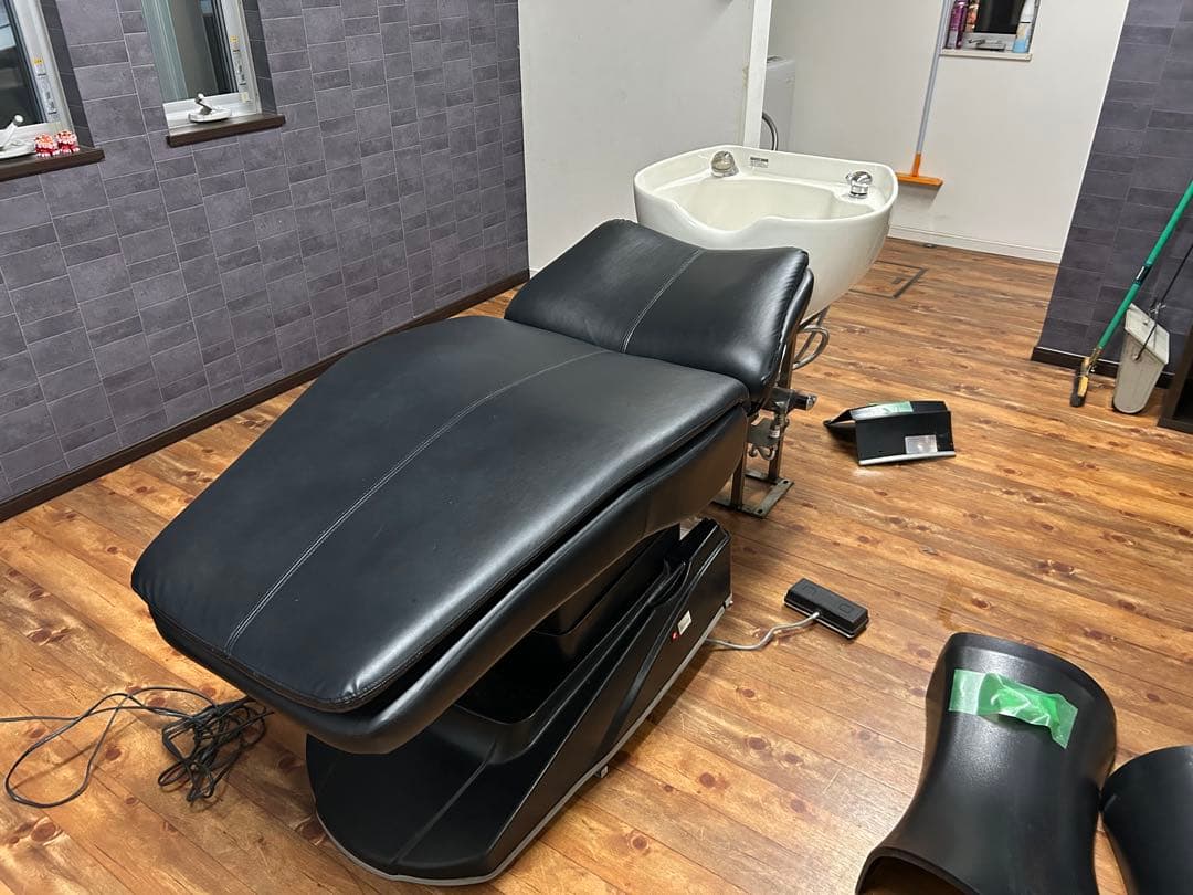 黒 スタイリングチェアとシャンプー台セット