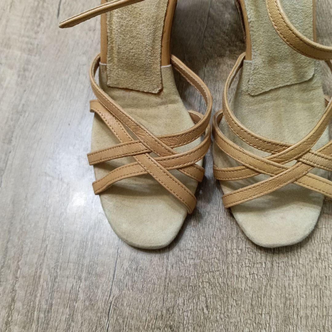 Dancing Naturals ベージュ ストラップヒール イタリア製