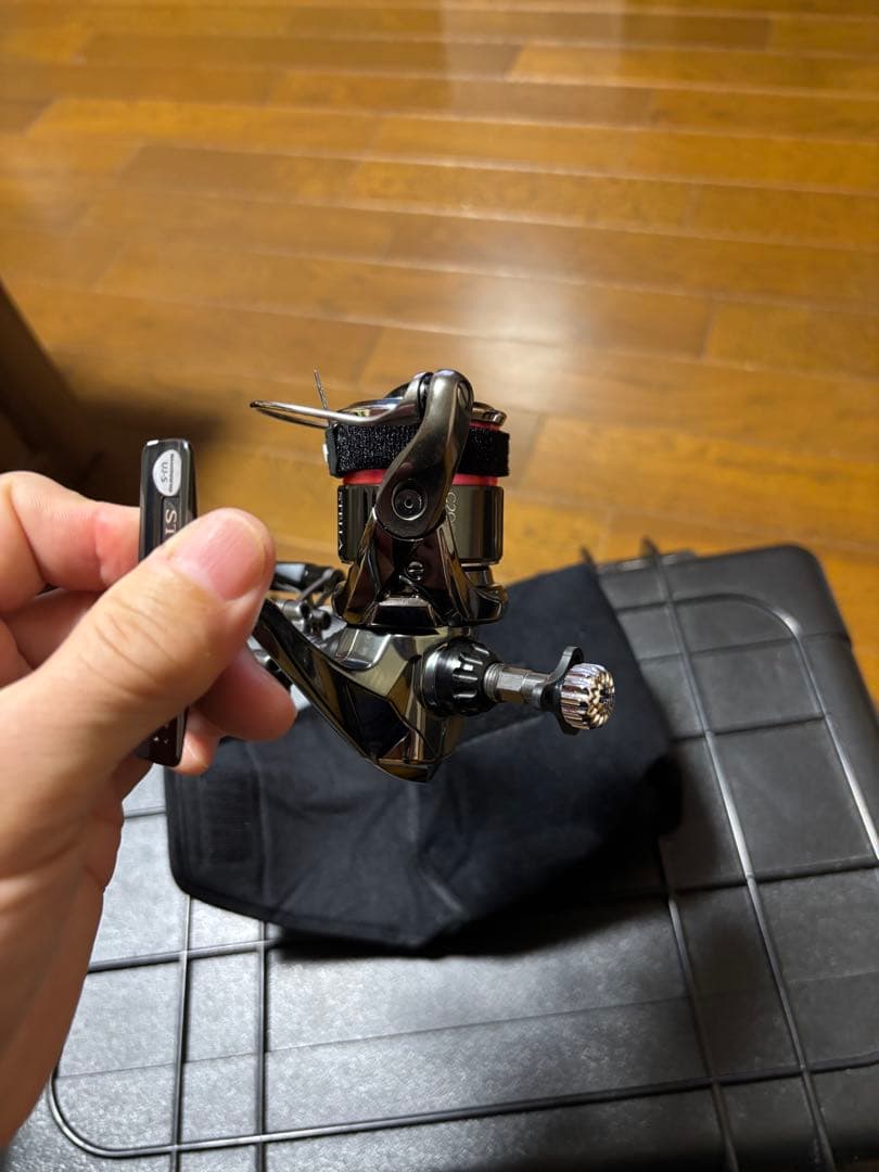 新年価格:新品未使用22Stella C2000S箱付き。34ハンドルセット