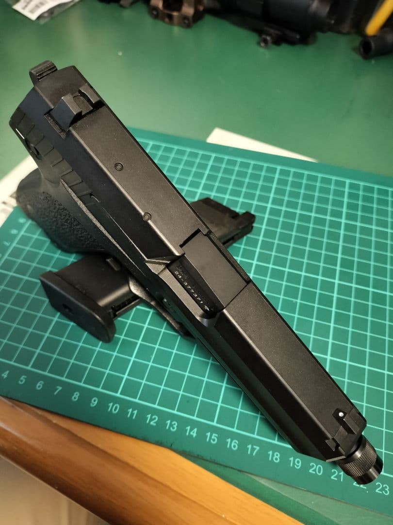 東京マルイ ガスブローバックガン USP esstac実物マガジンポーチ付き