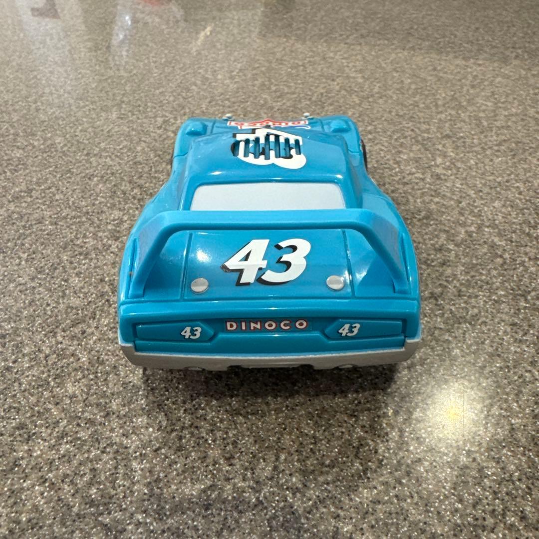 キング　ドック・ハドソン　ディズニー カーズ ミニカー 2台セット　しゃべる走る