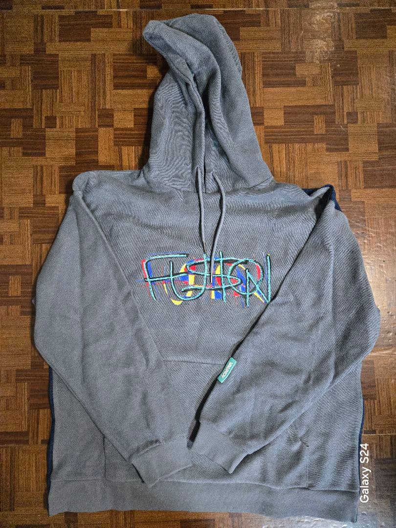 ☆Vaundy　ライブ‘’FUSION ‘’ロゴフーディー