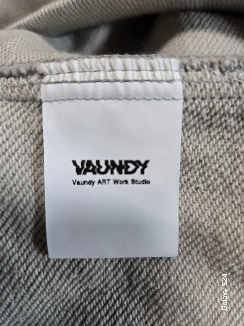 ☆Vaundy　ライブ‘’FUSION ‘’ロゴフーディー