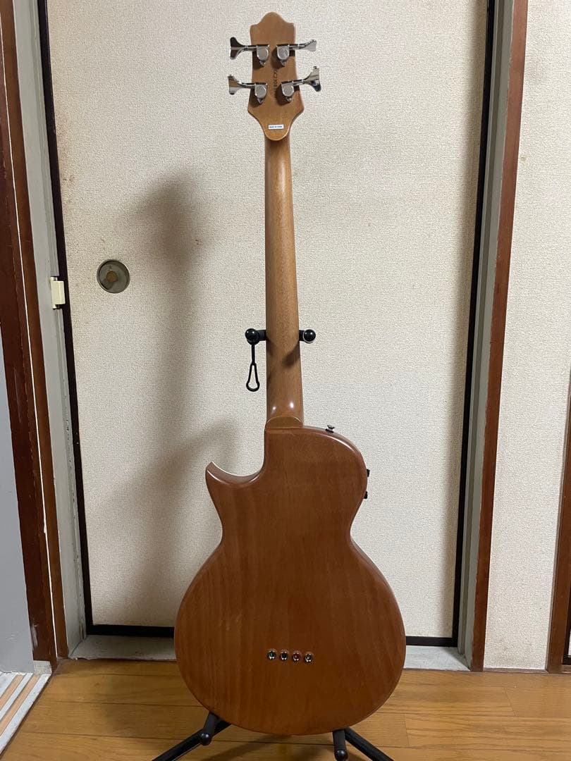 Grass Roots フレットレス　ベース