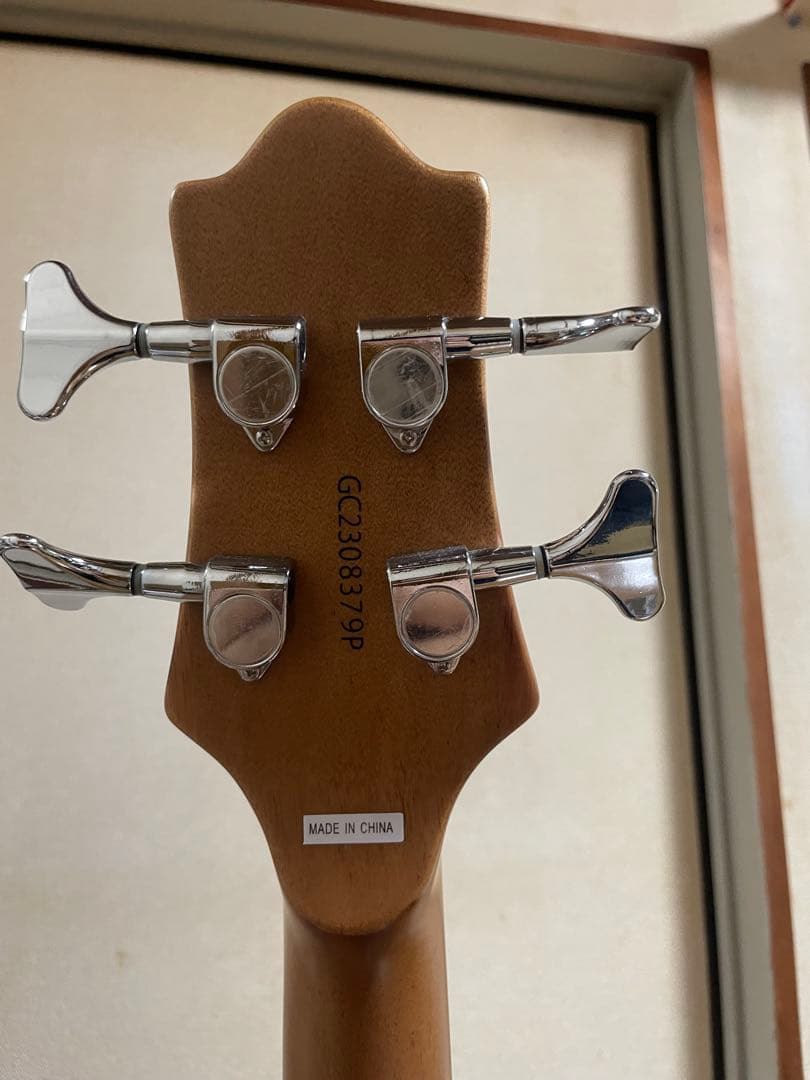 Grass Roots フレットレス　ベース