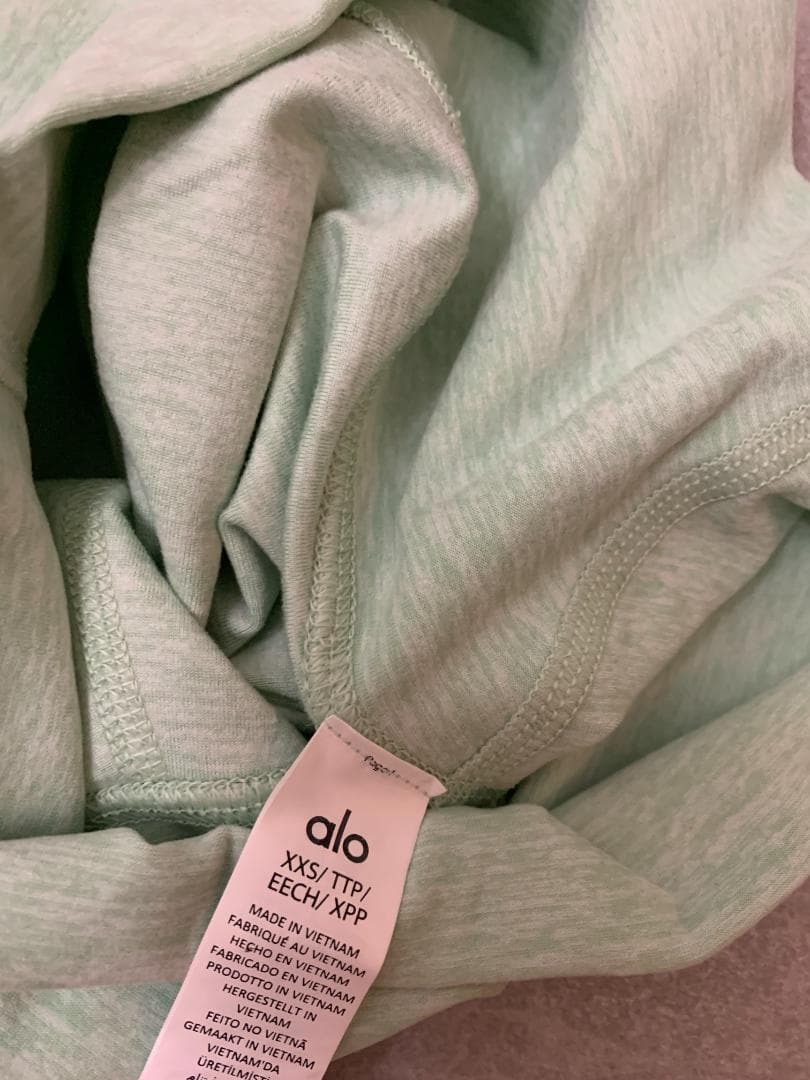 alo YOGA ALOSOFT ハイライトハイウエスト 7/8レギンス+ブラ