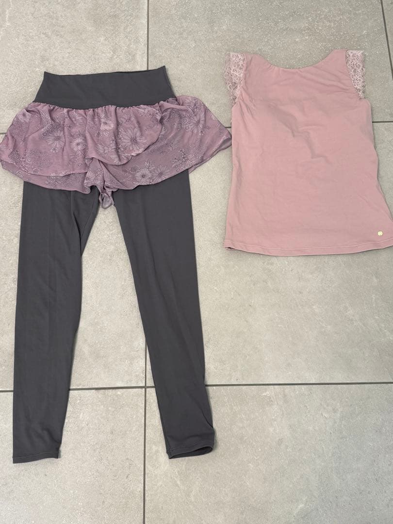 【美品】チャコット大人用レオタードなど４枚セットMサイズ