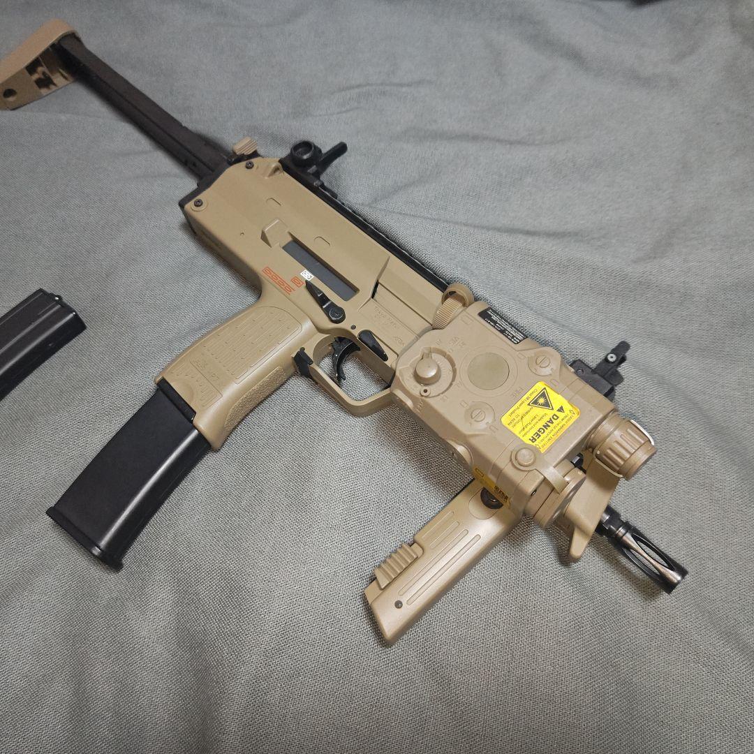 東京マルイ　電動ガン　MP7A1　タンカラーモデル　ゼロハリケース付き