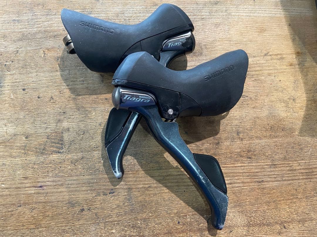 シマノ　ティアグラ　ST-4700 左右セット　カバー新品　送料込み2×10速