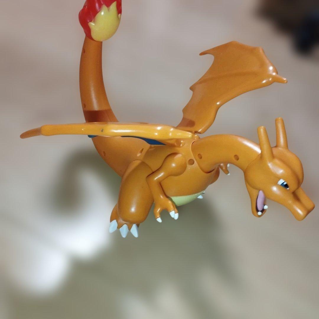 希少　ポケモンアクションフィギュア リザードン　タカラトミー