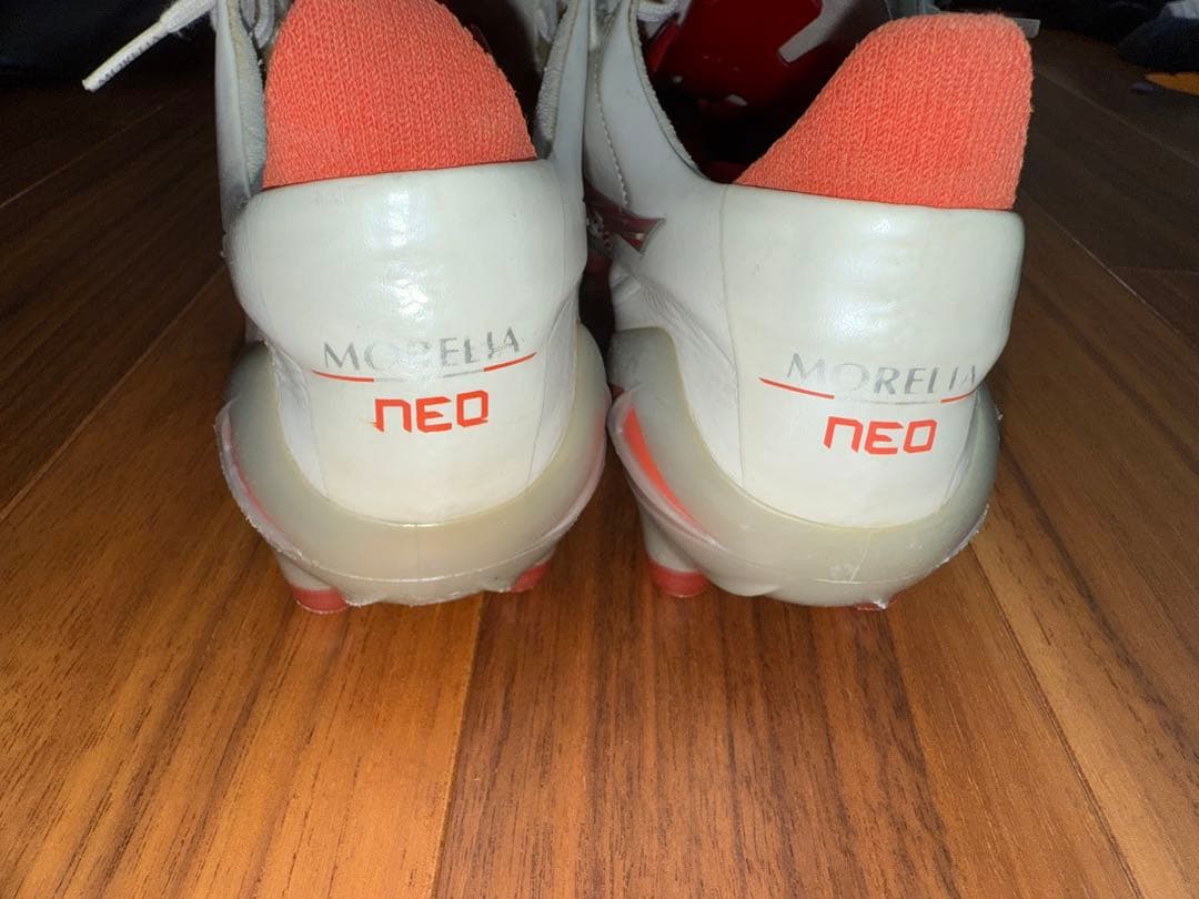 モレリアネオ　限定色　白✖️赤　25.5