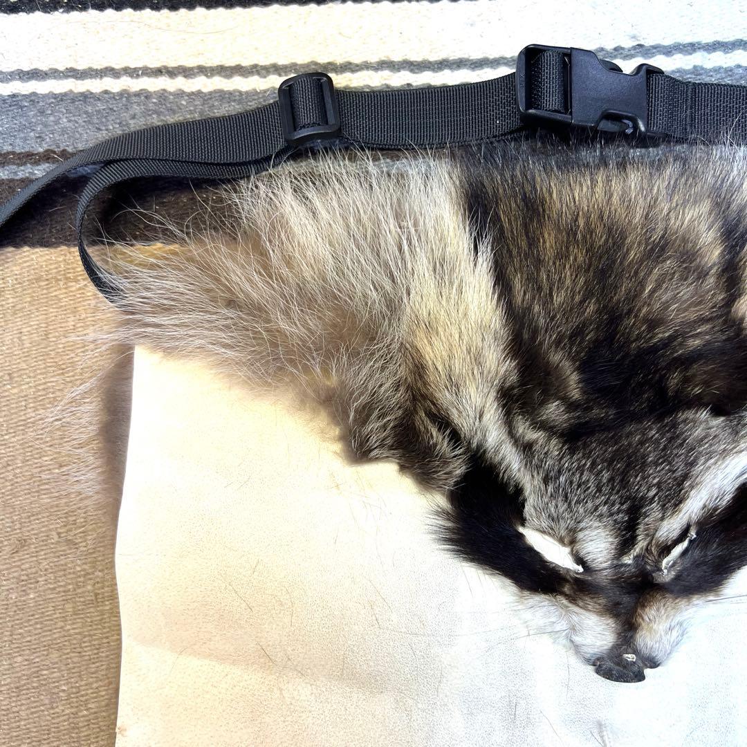 顔付　特大ラクーン　アライグマ　尻あて腰当　登山　キャンプ　スキー山伏　毛皮敷物