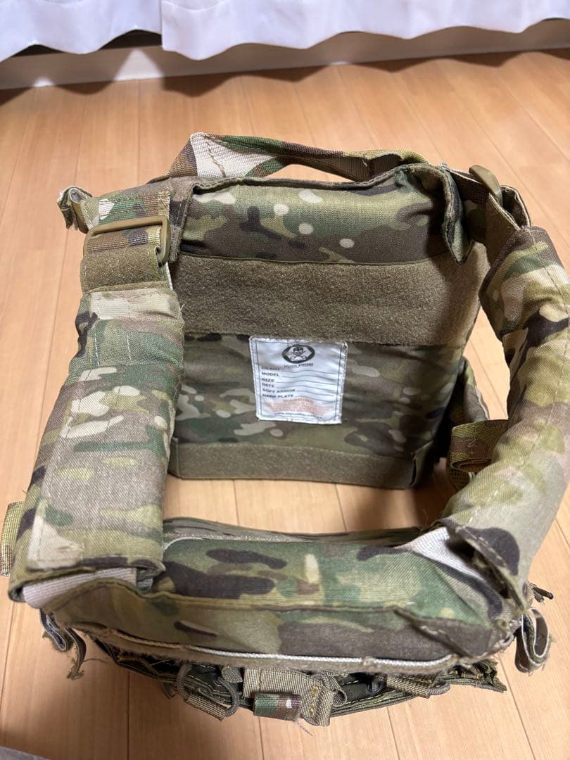 迷彩 プレートキャリア モールシステム対応