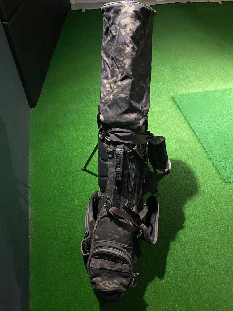 ひ品　BRIEFING迷彩スタンド付きキャディバッグ