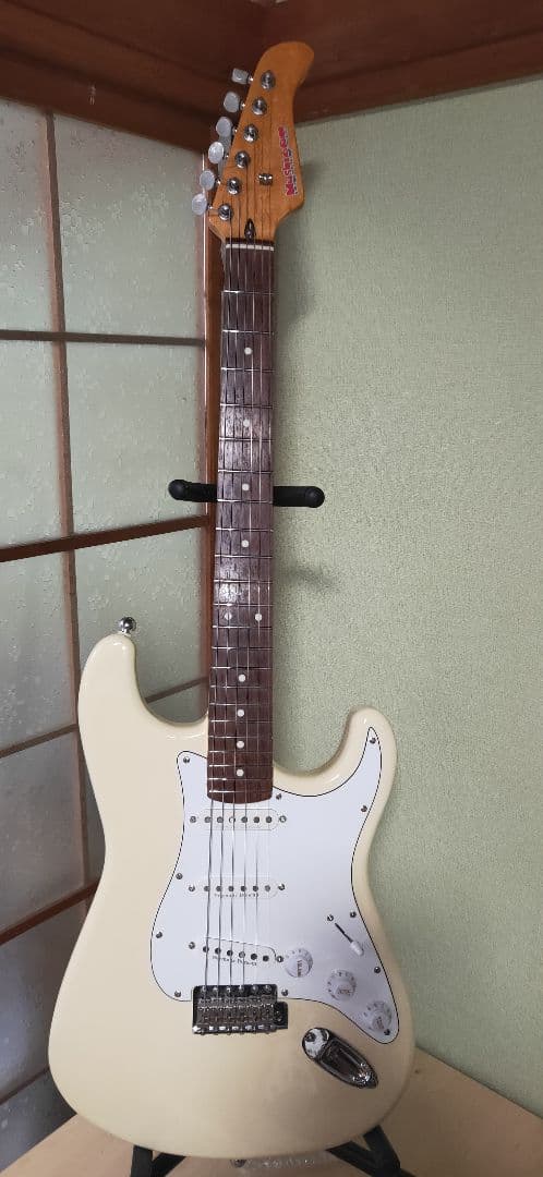 mashroom　エレキギター　ストラトキャスター