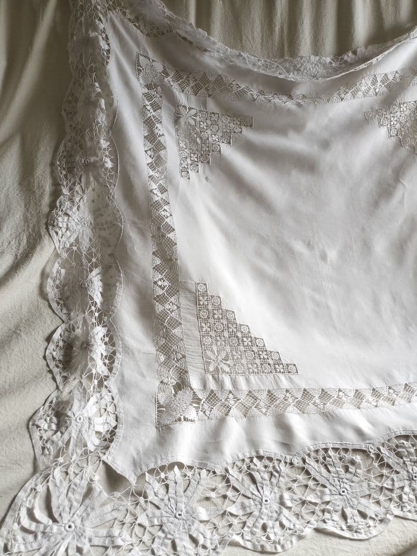 フランスアンティーク　ボビンレース　whiteテーブルクロス