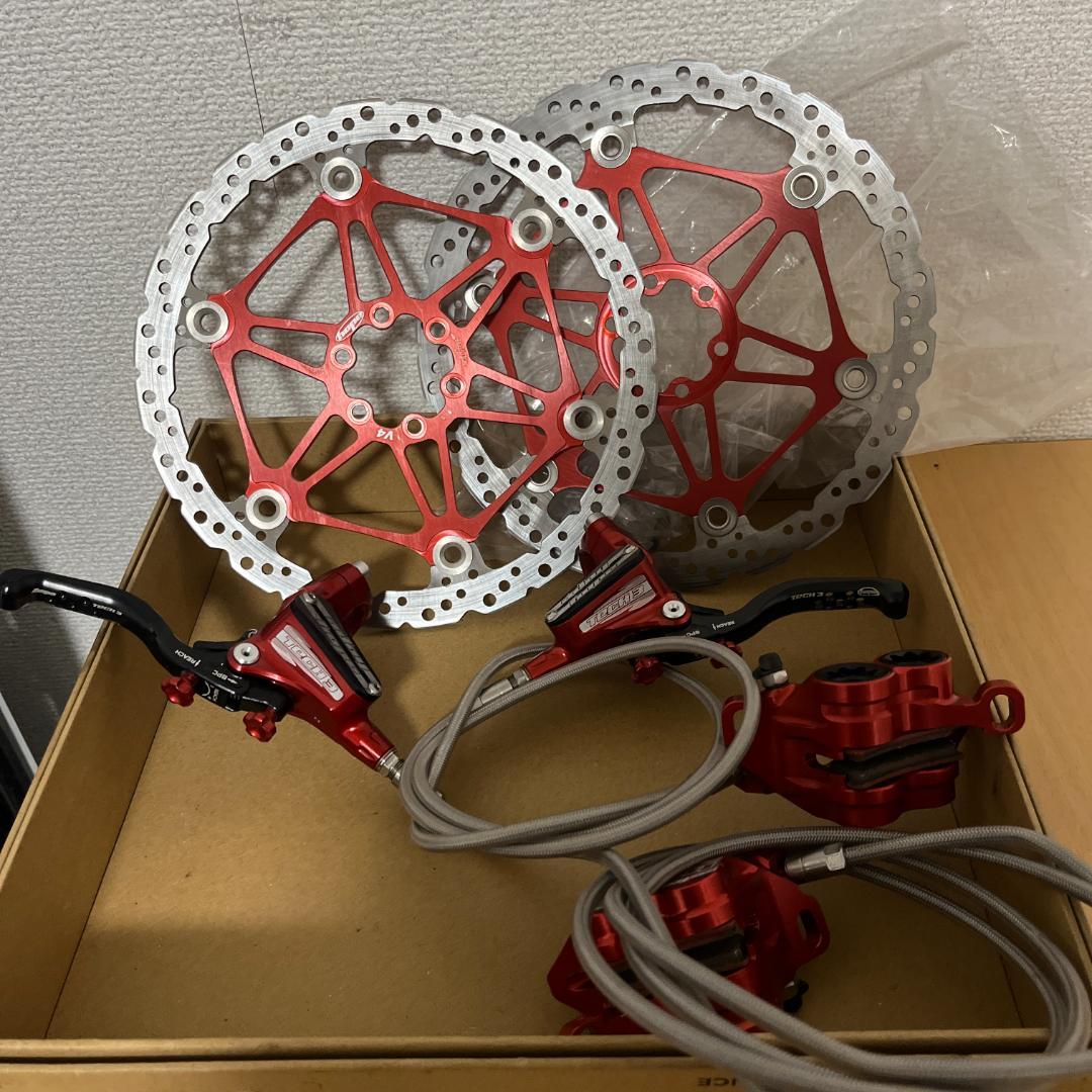 HOPE TECH3レバー、V4キャリパーセット