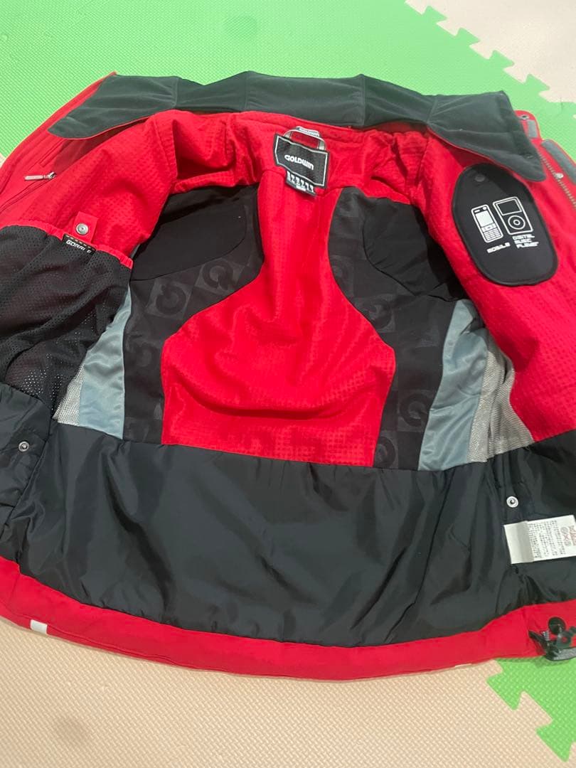 訳あり　即日発送‼️ゴールドウィン　スキーウェア サイズS 防水性　ユニセックス